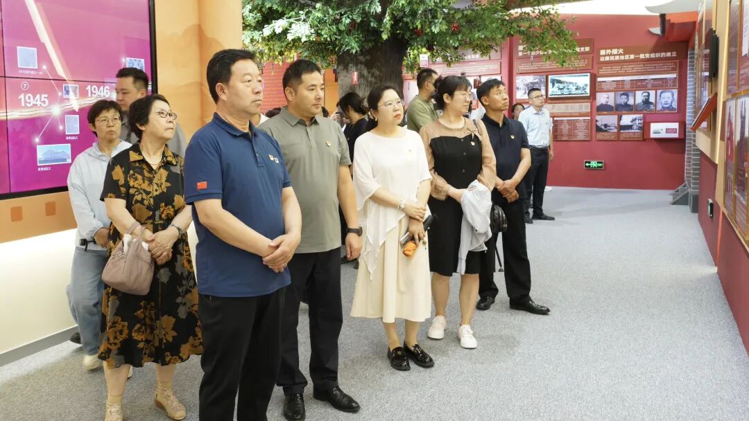 汲取兴安红色力量 深耕出版使命——内蒙古出版集团组织党员干部参观兴安红色文化主题展